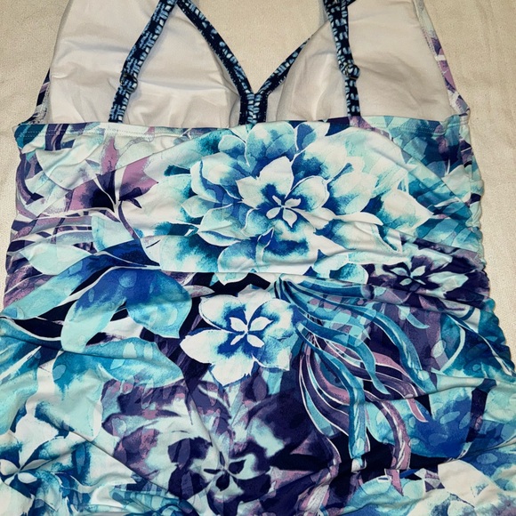 Women’s 2pc Bathing suit - Picture 5 of 6